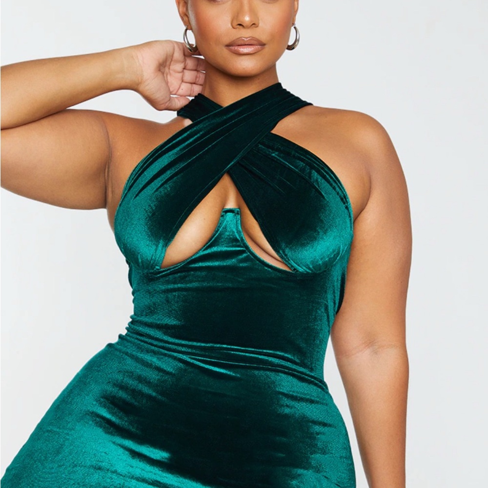 PrettyLittleThing Green Halter Bodycon Dress